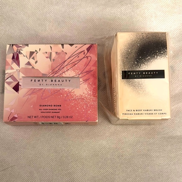 Fenty Beauty Diamond Bomb Highlighter and Kabuki Brush Set